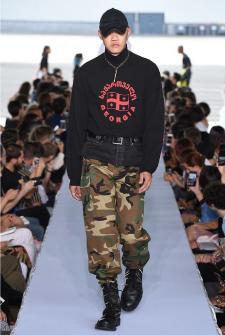 VETEMENTS