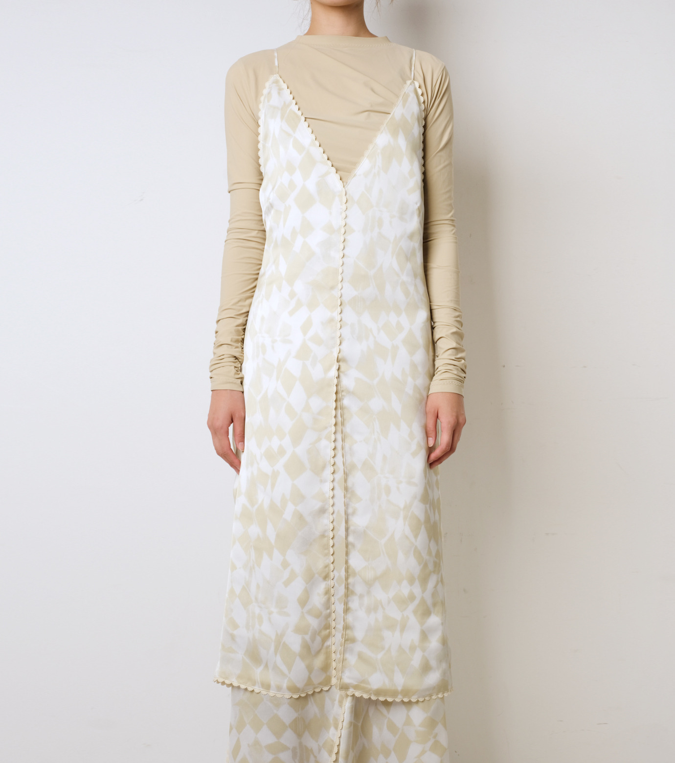 IRENE アイレネ ブラウス スリットシャツ 長袖 ホワイト コットン 38 IRENE(アイレネ) ブラウス 24S83001 ホワイト サイズ 36｜【公式