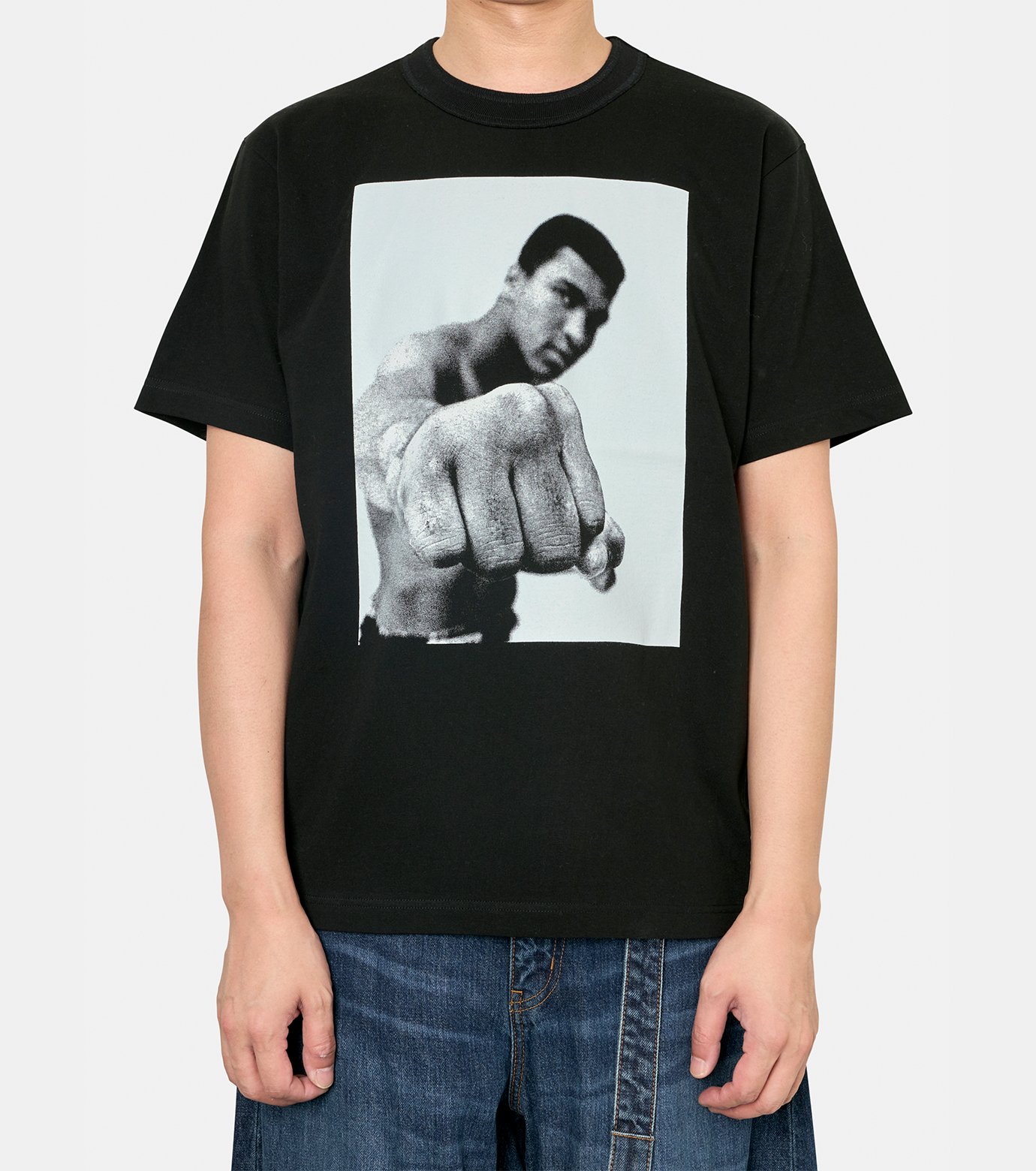 サカイ - sacai | Graphic T-Shirt-Black-1の通販 | RESTIR リステア