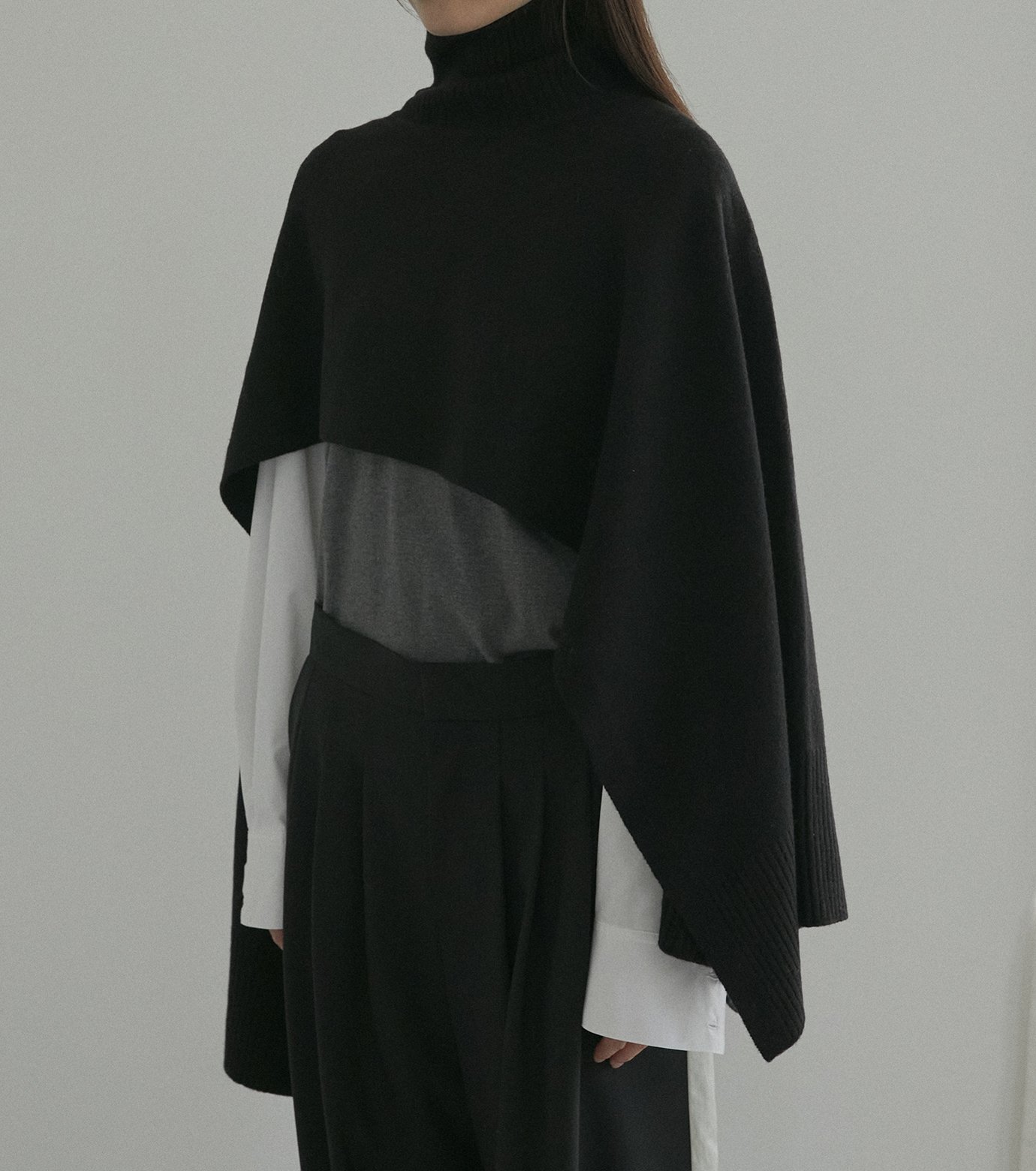 ◆ルシェルブルーLE CIEL BLEUニューケーブルニット ウェーブローゲージ セール】ダブルフェイスニットケープ / Doubl Face Knit Cape