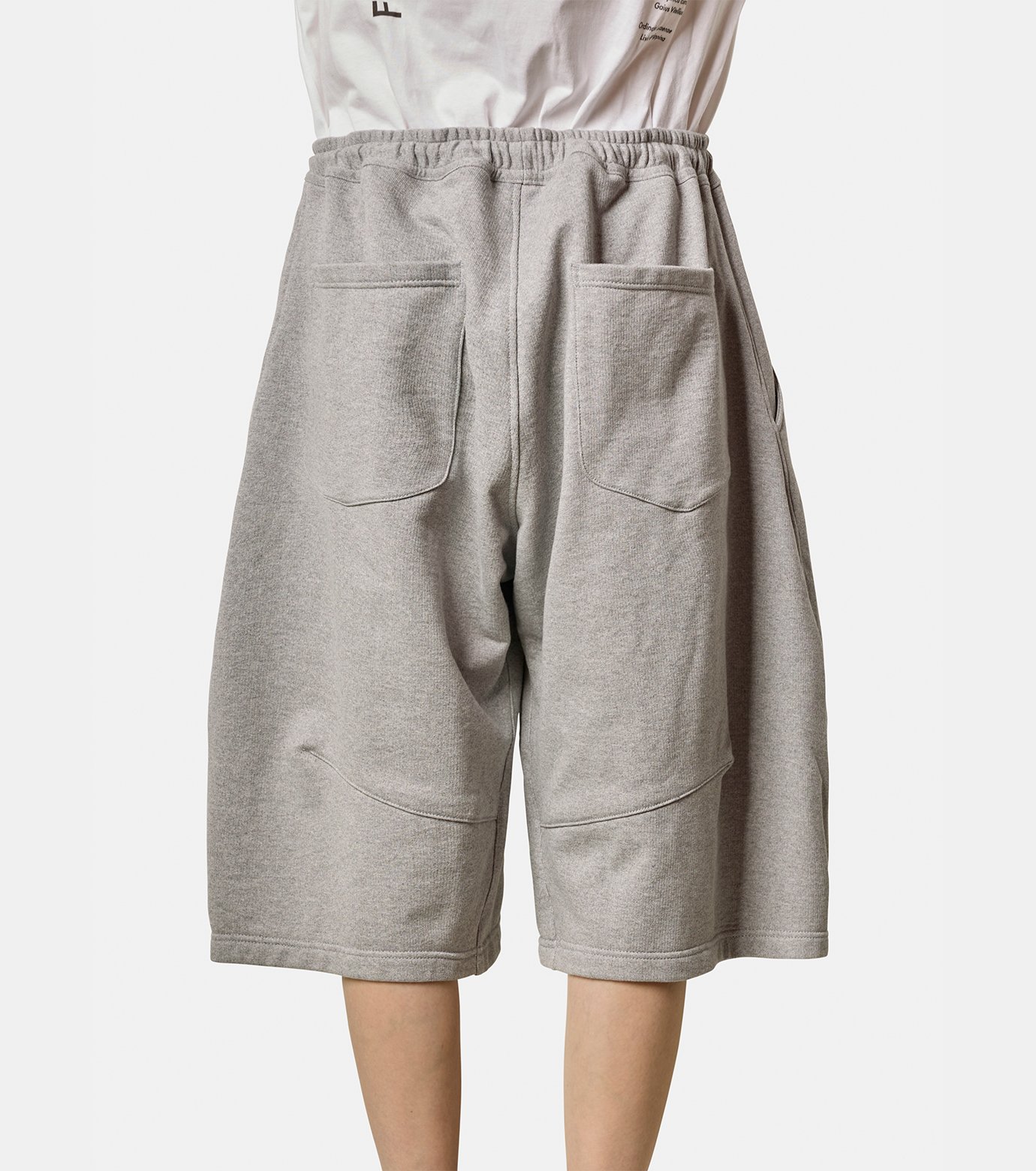 コッキ - KHOKI | Pleated Balloon Sweat Shorts-Gray-1の通販