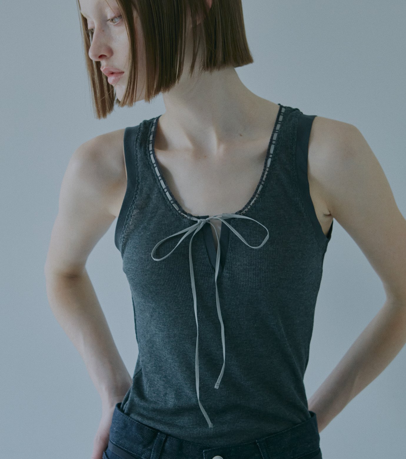 ル シェル ブルー - LE CIEL BLEU | Ribbon-trimmed Neckline | RESTIR