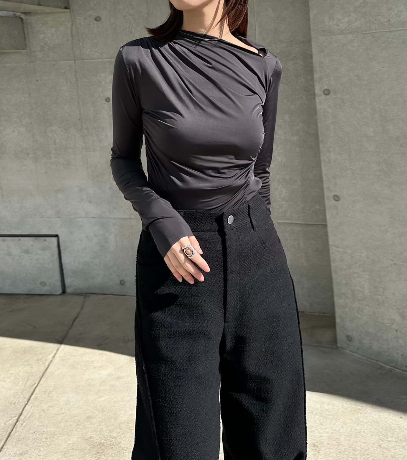 ル シェル ブルー - LE CIEL BLEU | Silky Asymmetric Neck | RESTIR