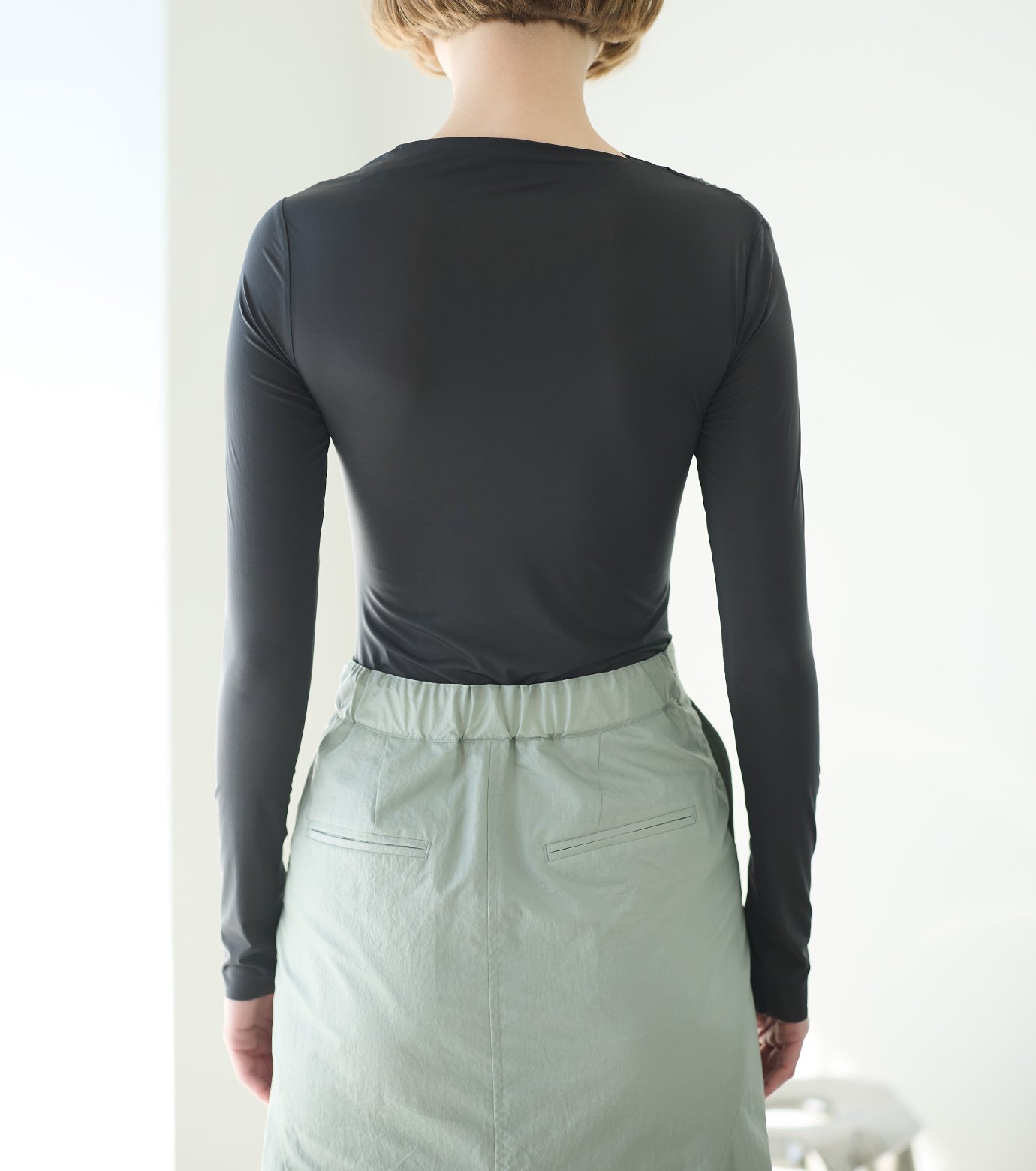 ル シェル ブルー - LE CIEL BLEU | Silky Asymmetric Neck | RESTIR