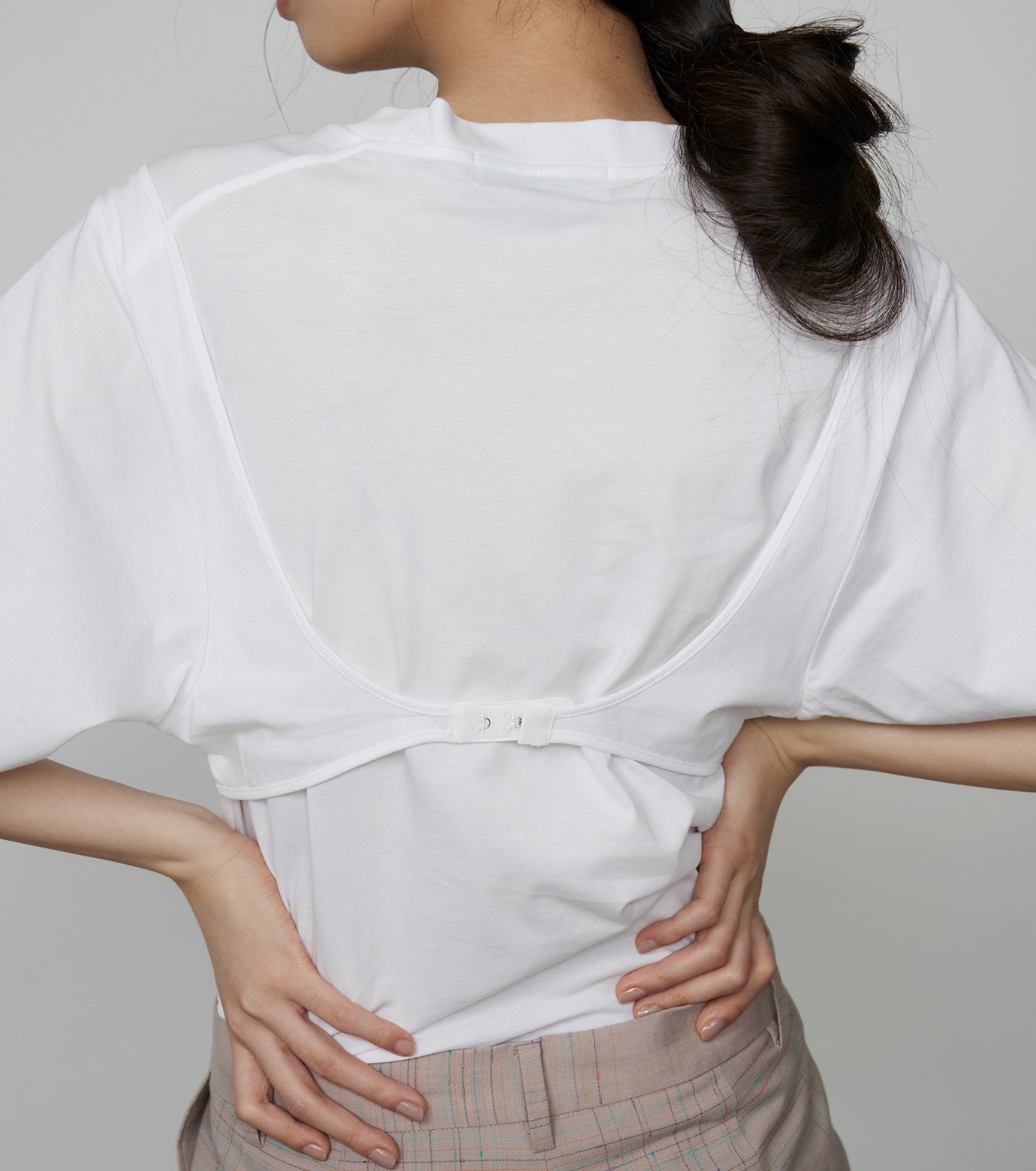 ル シェル ブルー - LE CIEL BLEU | T-Shirt with Hook and Eye