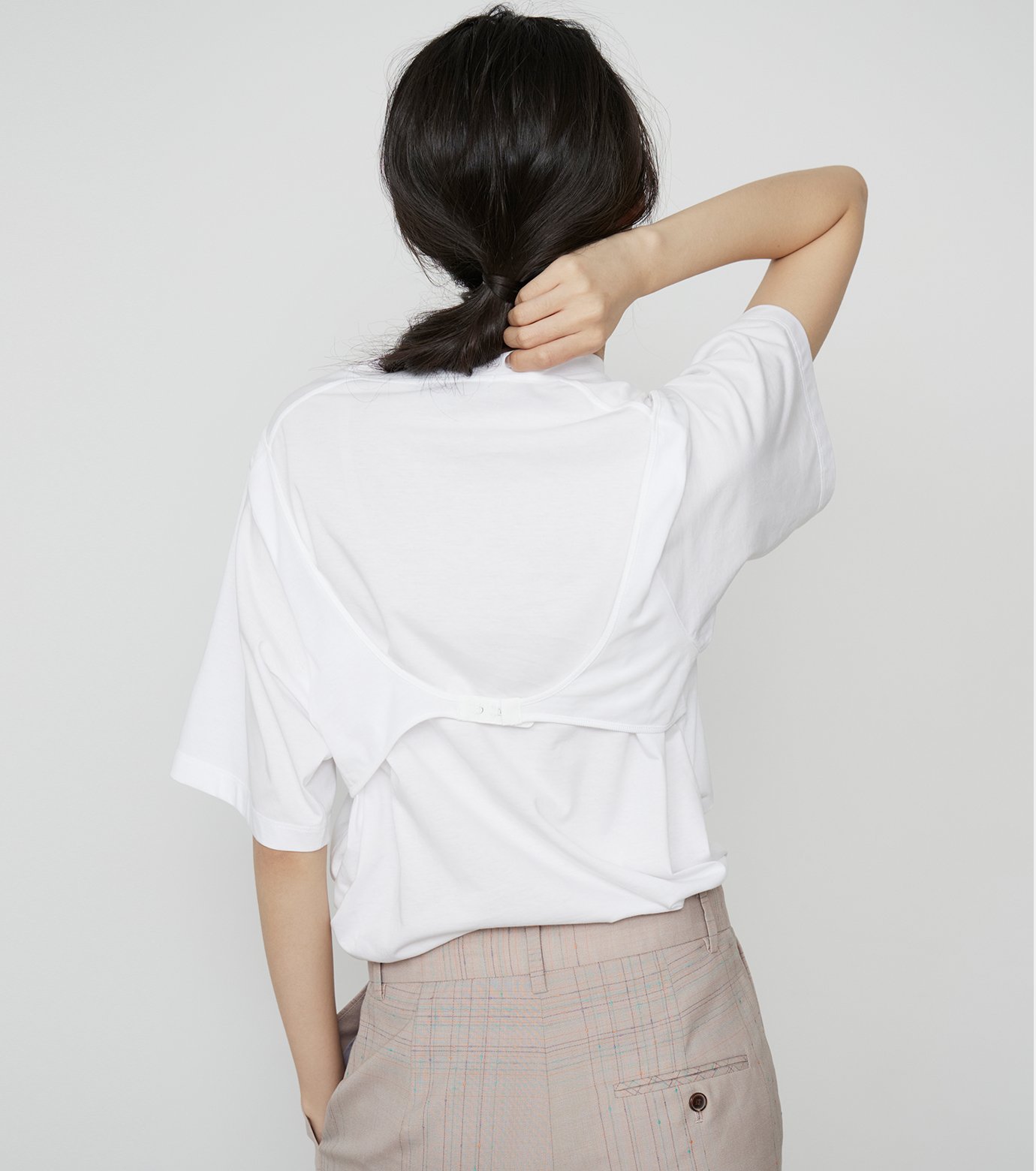 ル シェル ブルー - LE CIEL BLEU | T-Shirt with Hook and Eye