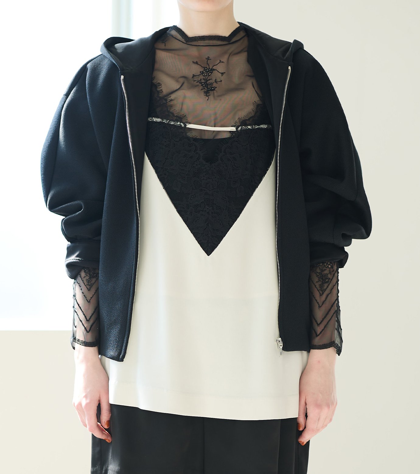 ル シェル ブルー - LE CIEL BLEU | Asymmetry Lace Cami-Light
