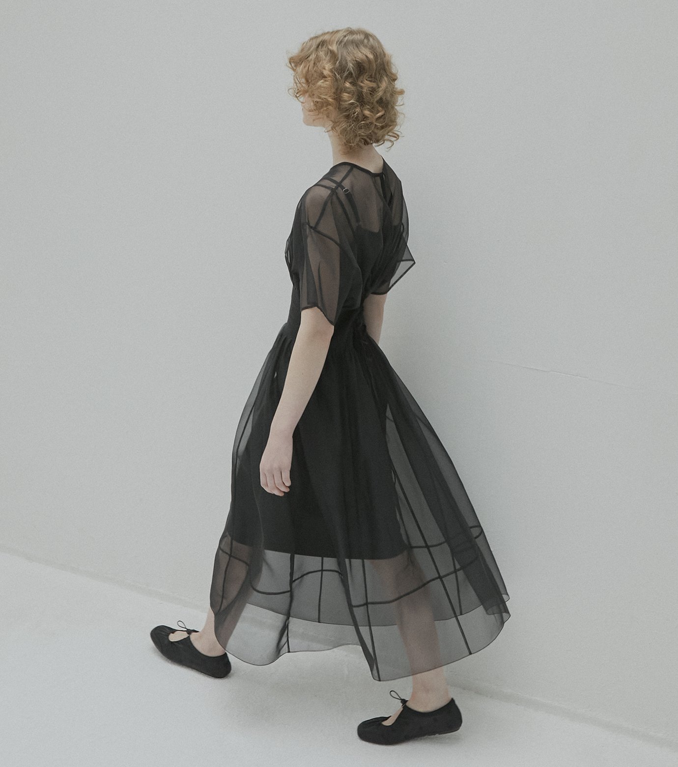 【一枚できまる /Bleu Noir】HERMES ストレートドレス Étoile bleue lace dress | エミリアウィズ 公式オンラインストア