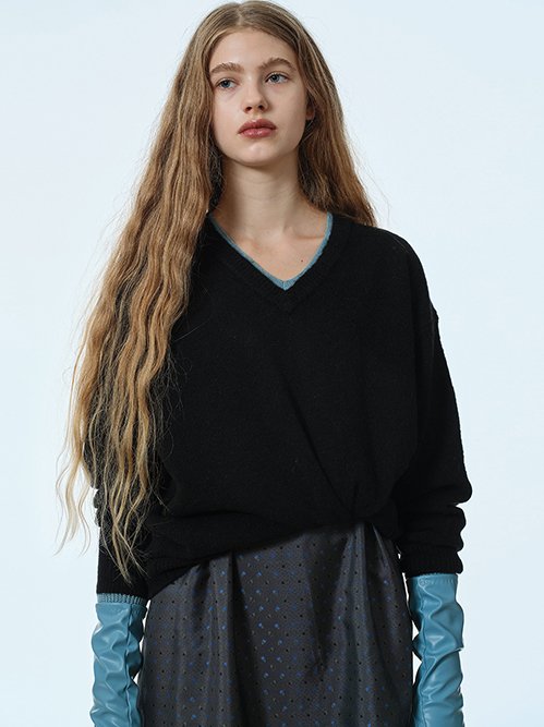Contrast Collar V-Neck Pullover