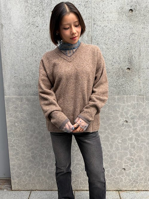 Contrast Collar V-Neck Pullover