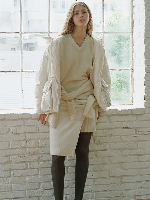 Contrast Collar V-Neck Pullover