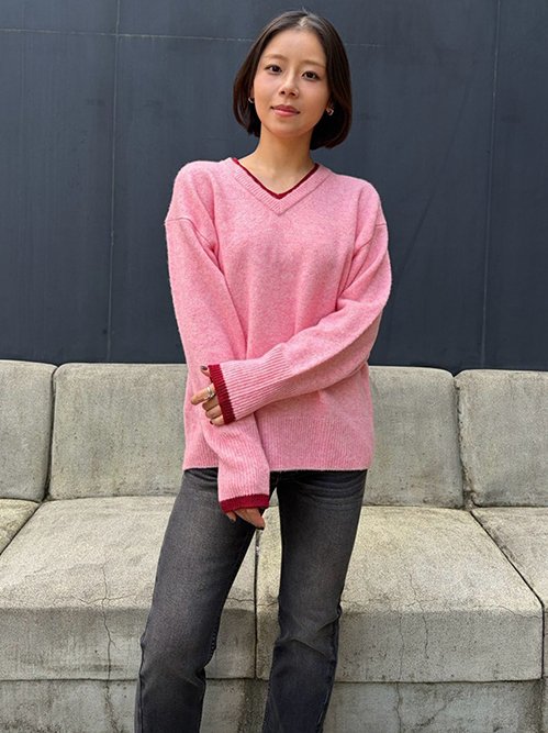 Contrast Collar V-Neck Pullover