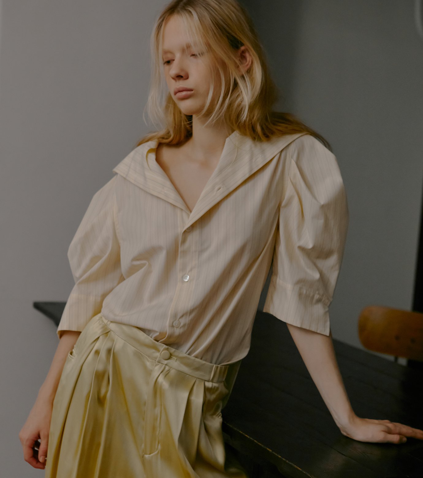 アイレネ - IRENENNE | Tuck-Sleeve Short Sleeve Shirt-Light 