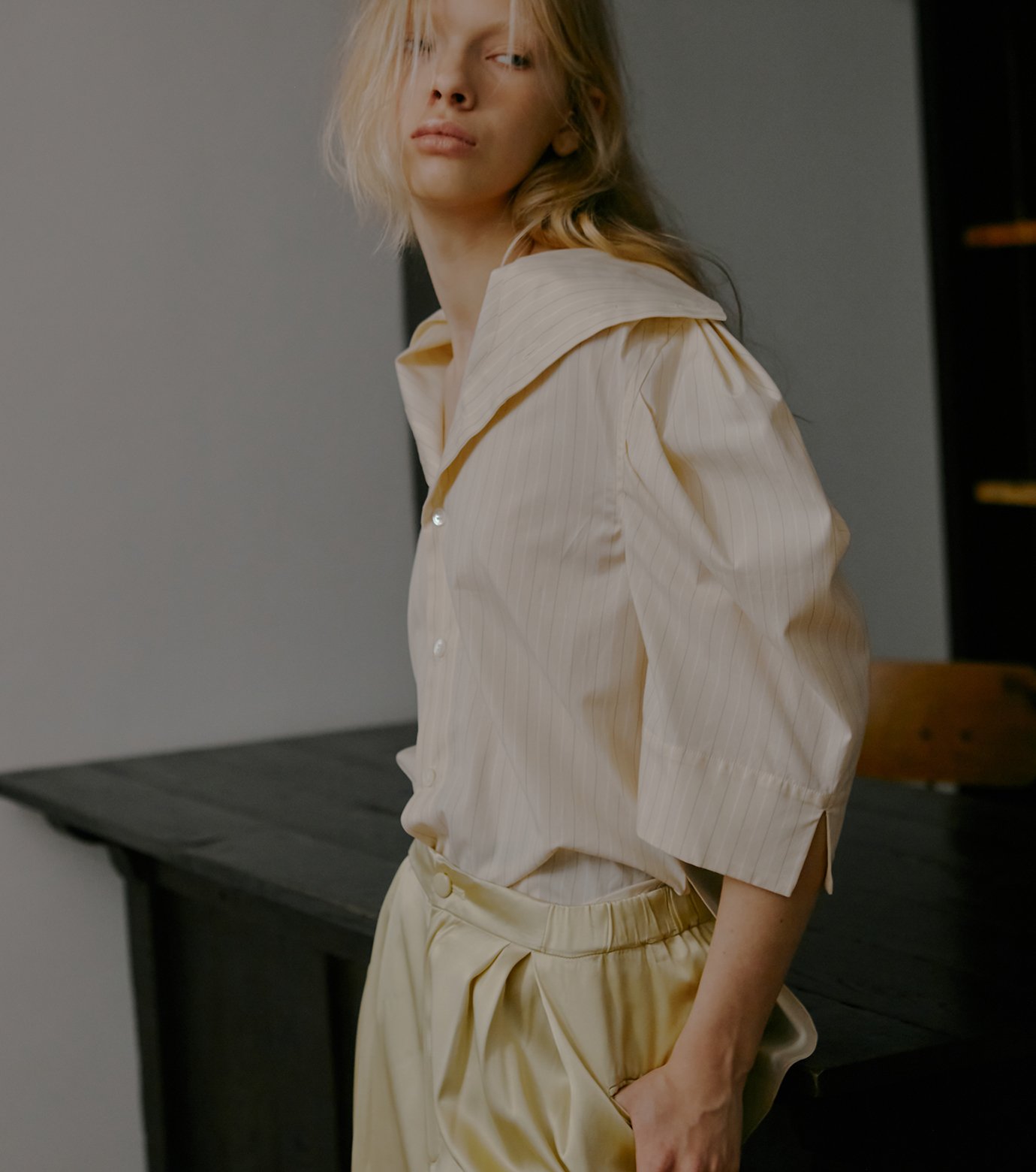 アイレネ - IRENENNE | Tuck-Sleeve Short Sleeve Shirt-Light 