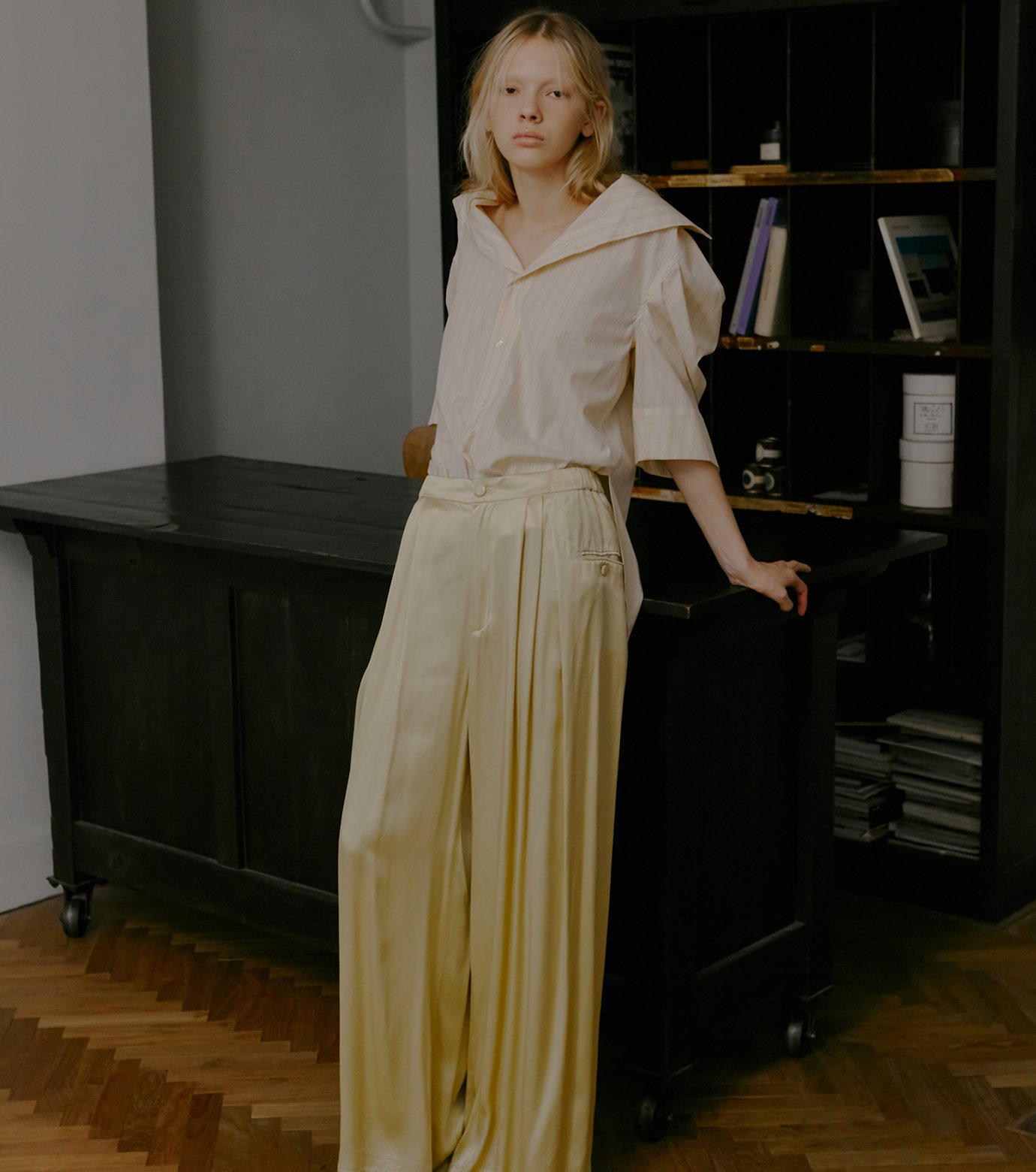 アイレネ - IRENENNE | Tuck-Sleeve Short Sleeve Shirt-Light 