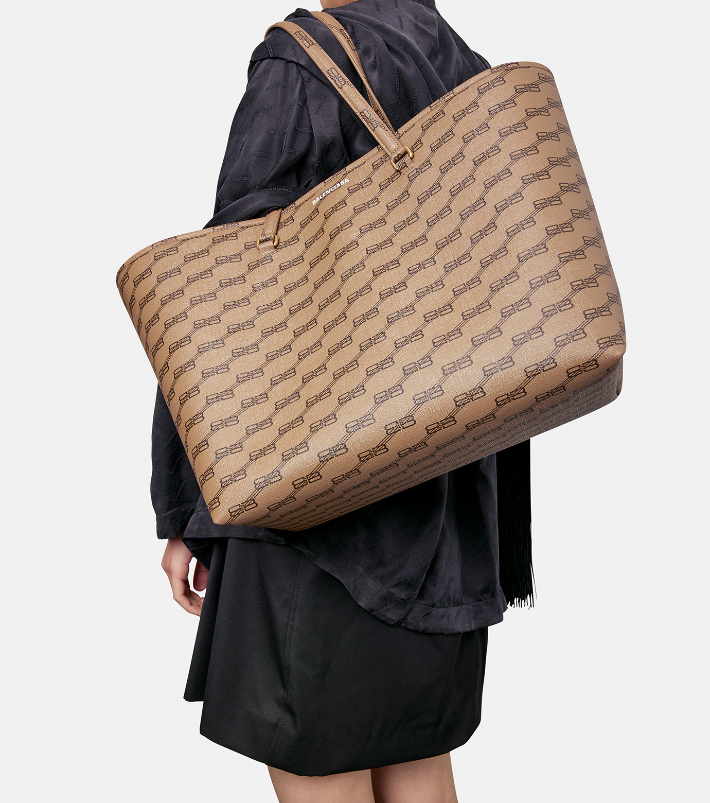 バレンシアガ - BALENCIAGA | Signature Shopping L-Beige-Fの