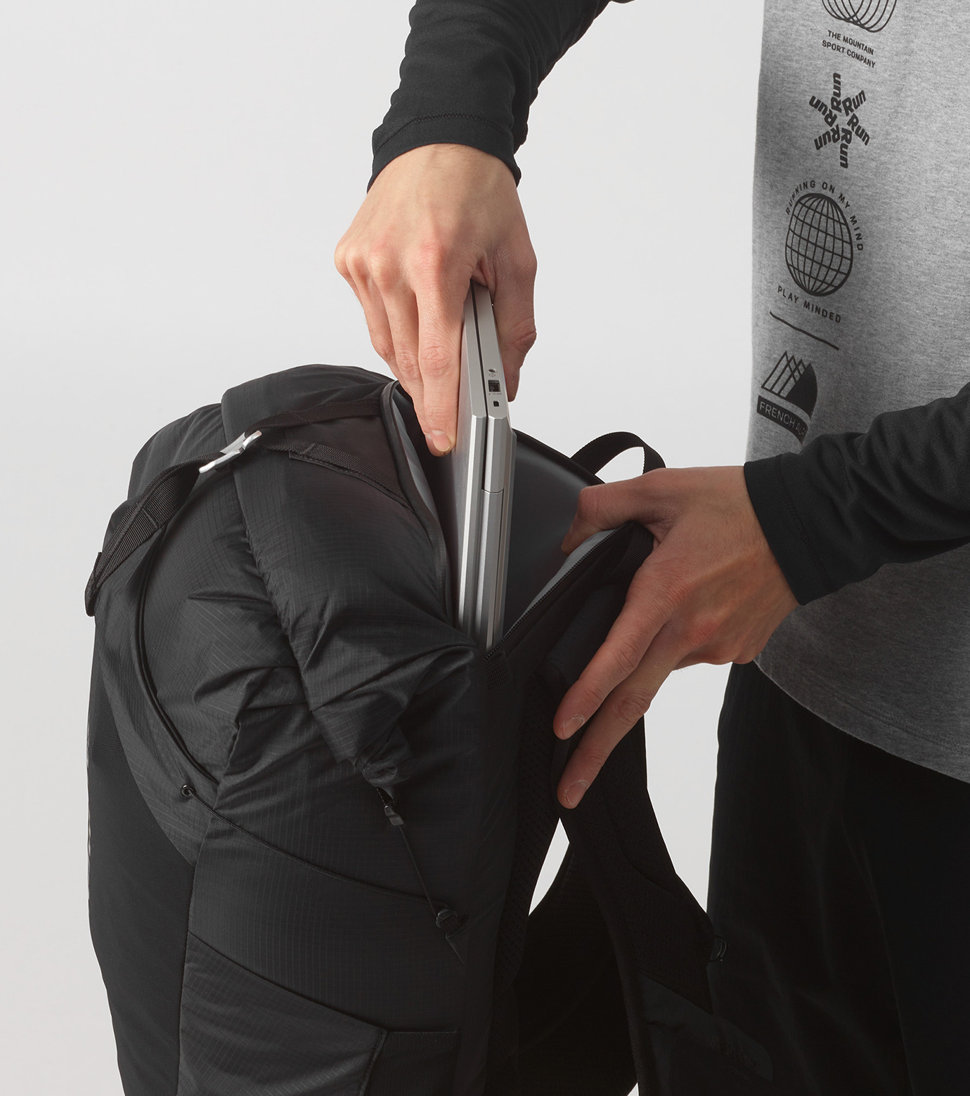 【新品】サロモン　ACS daypack 20 SALOMON】ACS DAYPACK 20（ショルダーバッグ）｜SALOMON