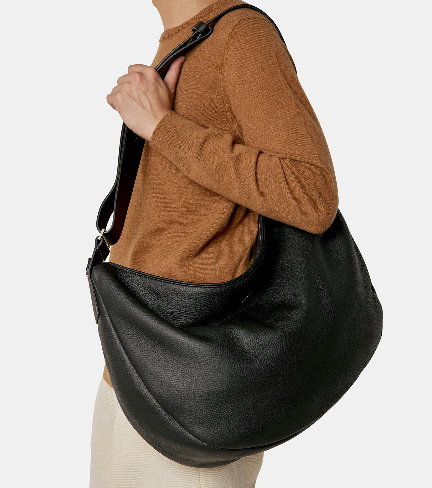 ゼニア - ZEGNA | LEISURE LUXURY HOBO PANORAMA-Black-Fの通販 