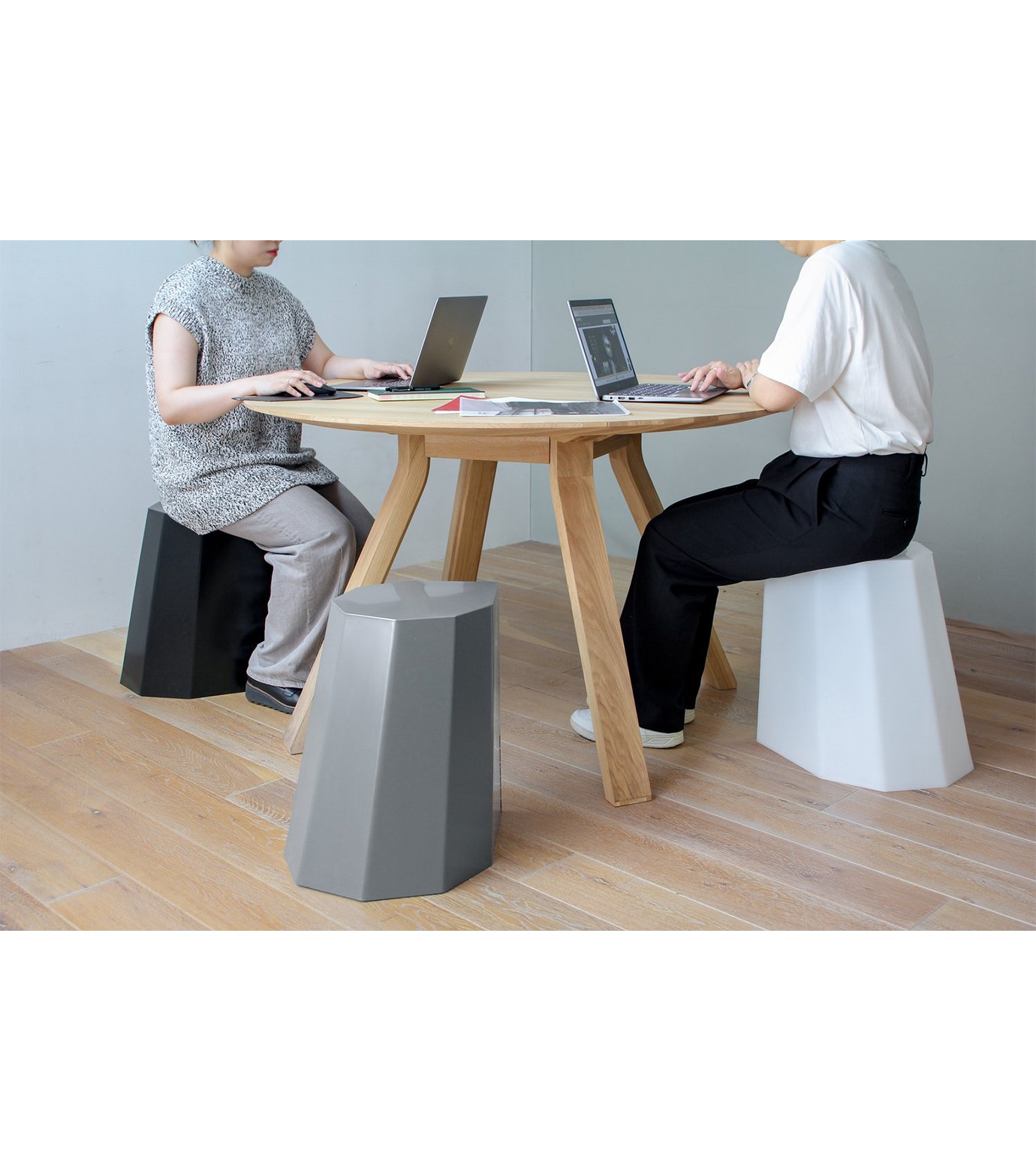 マルティーノ・ガンペール - Martino Gamper | Arnold Circus | RESTIR