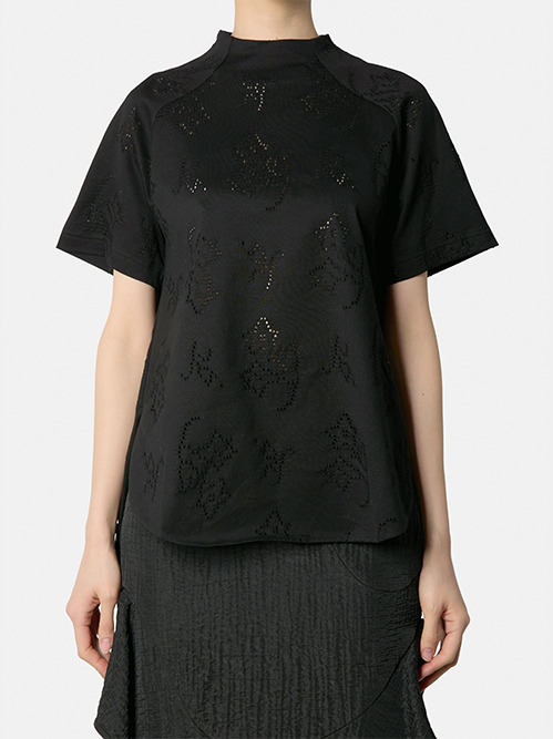 マメ クロゴウチ - Mame Kurogouchi | Cutwork T-Shirt-Black-1