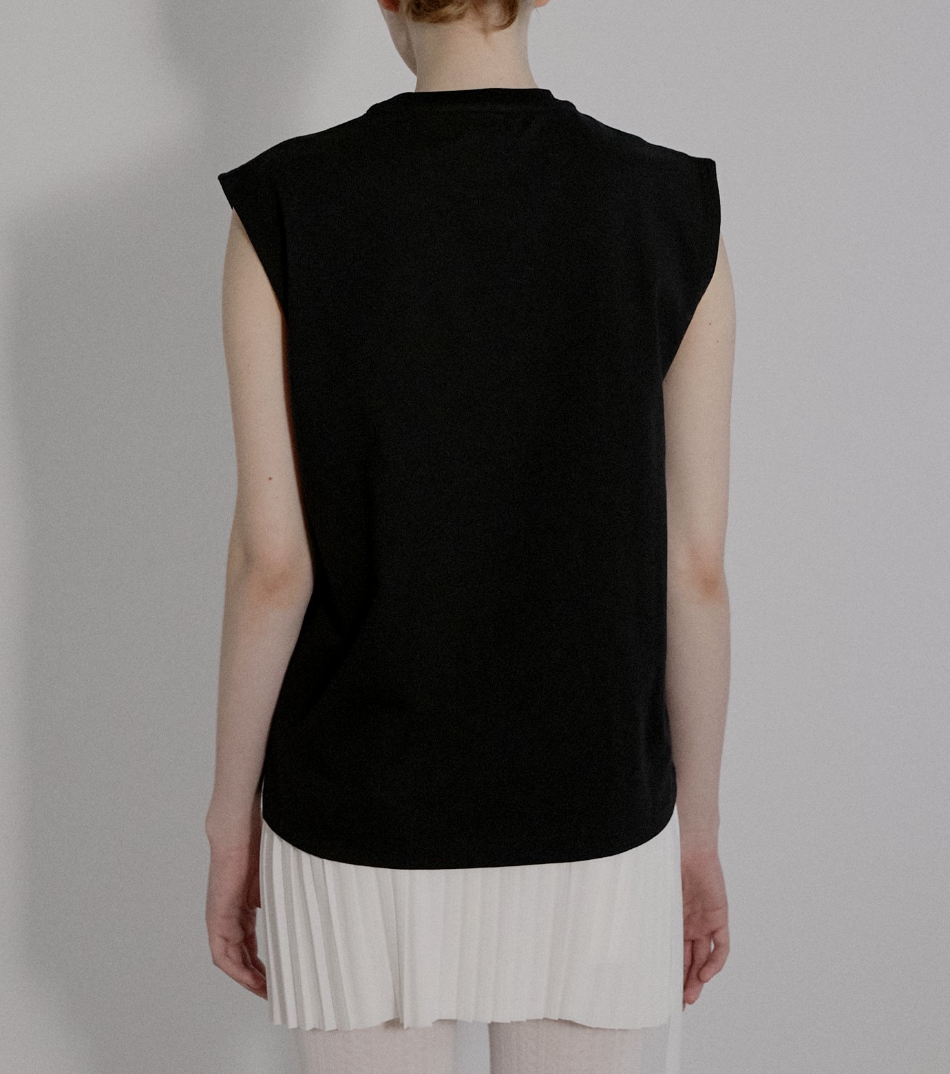 ヴィヴィアーノ - VIVIANO | Flower Applique Sleeveless | RESTIR
