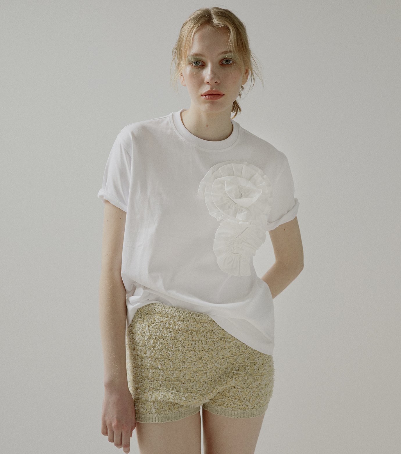 ヴィヴィアーノ - VIVIANO | Flower T-shirt-White-Fの通販 | RESTIR