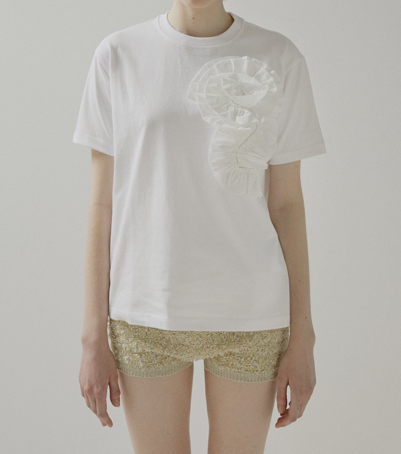 ヴィヴィアーノ - VIVIANO | Flower T-shirt-White-Fの通販 | RESTIR