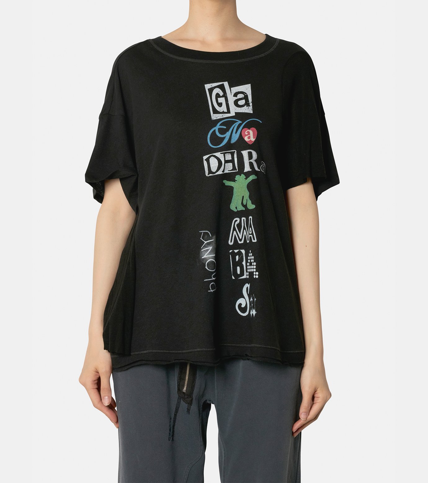オープンワイワイ - OPEN YY | Scoop Neck Phonetic Tee-Black-Sの通販