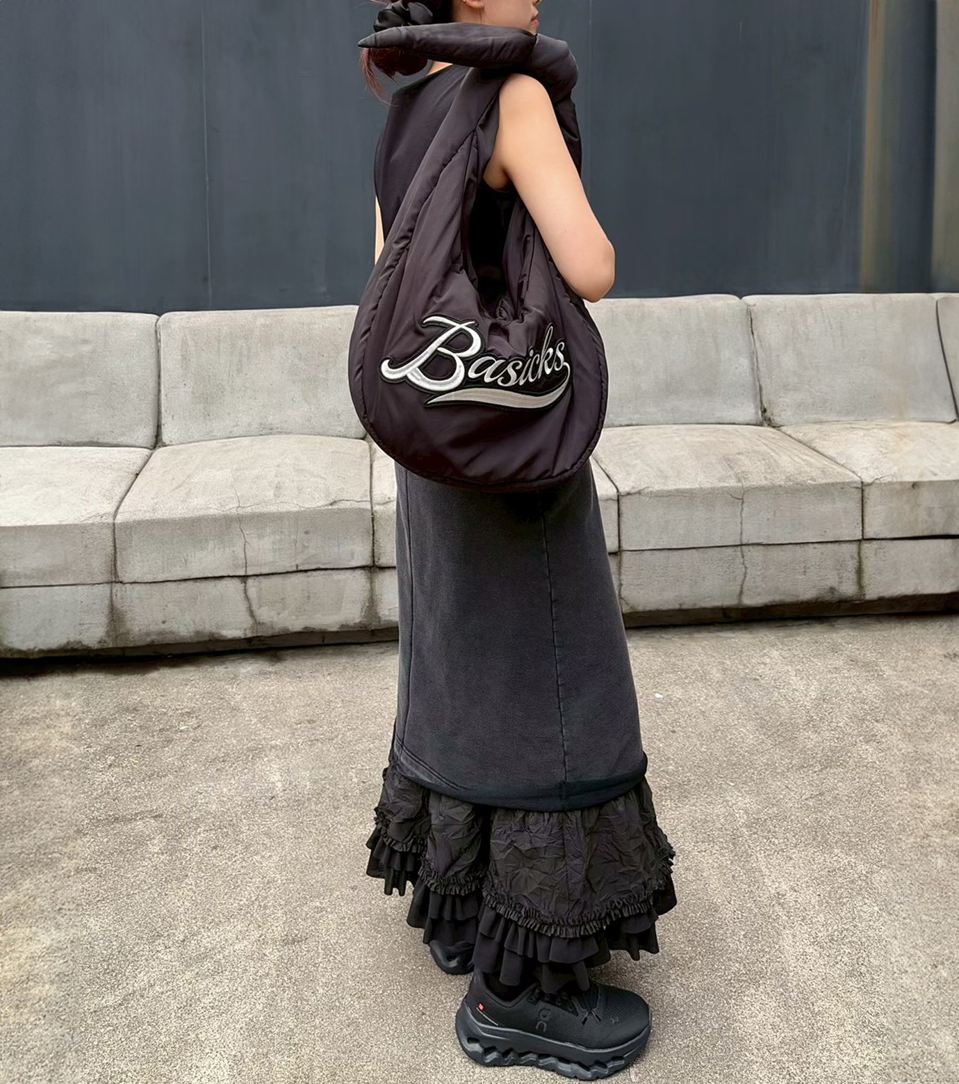 ベイシックス - BASICKS | Puffer Bag-Black-Fの通販 | RESTIR リステア