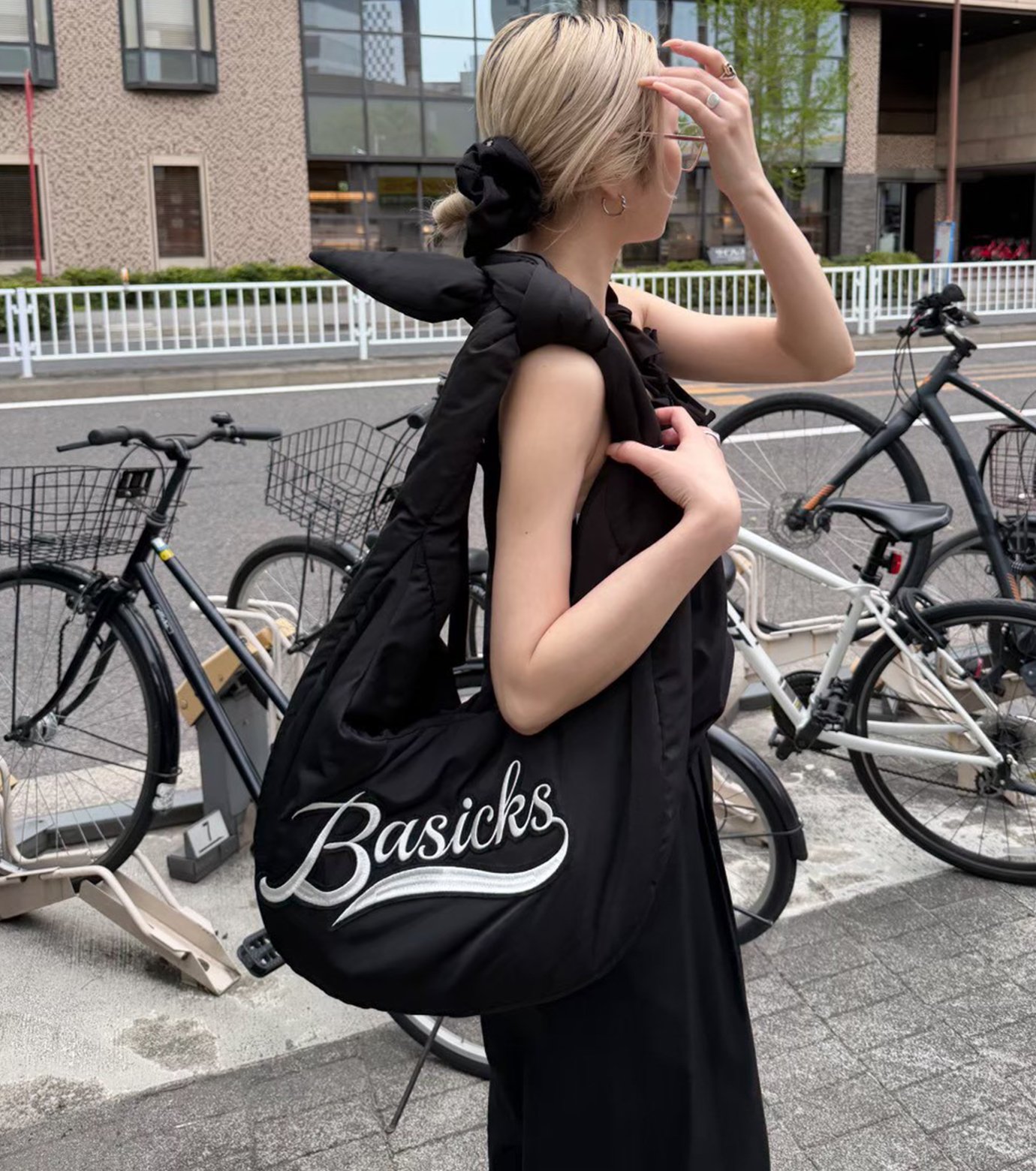ベイシックス - BASICKS | Puffer Bag-Black-Fの通販 | RESTIR リステア